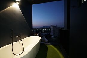 Blumonkey Hub & Hotel Chanthaburi