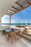 Wave Suite By the Sea