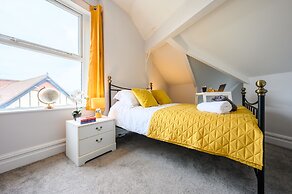 The Knap by Tŷ SA - Waterfront Views