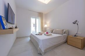Mina Apartment 100m From Sea