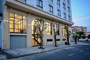 Sunflower Hotel