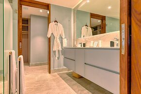 Maxwell Residences at Indah