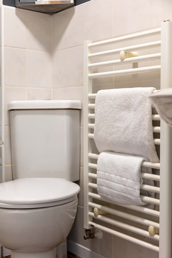 Elms Way No33 - Donnini Apartments