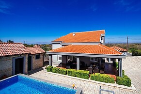 Villa Ena