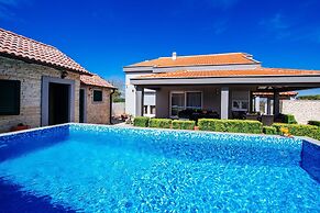 Villa Ena