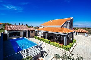 Villa Ena