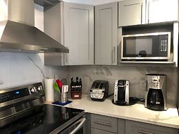 Luxurious Honeymoon & Anniversary Suite