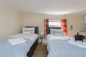 St Mary's Modern Central Huge Studio Apartments