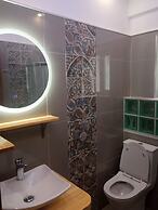 Agios Georgios - 2 Beds - Sleeps 4 - Free Parking