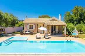 Villa Popi Large Private Pool Walk to Beach A C Wifi - 2820