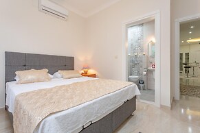 Villa Mina Large Private Pool A C Wifi Car Not Required Eco-friendly -