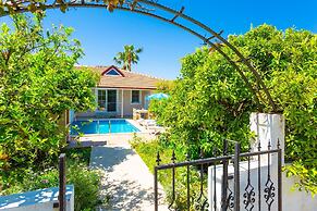 Villa Duman 1 Private Pool A C Wifi Car Not Required - 3164