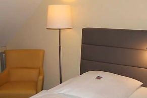 La Maison Hotel - Boardinghouse