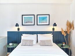 Magoo Suites