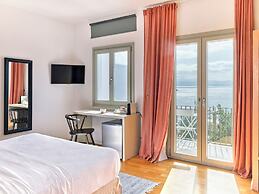 Magoo Suites