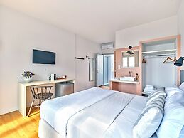 Magoo Suites