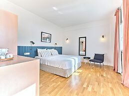 Magoo Suites
