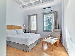 Magoo Suites