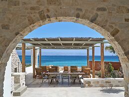 Magoo Suites