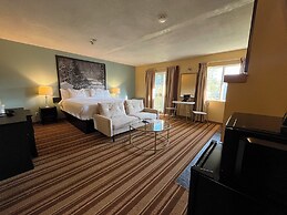 Jolly Roger Inn & Resort