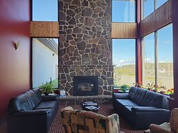 Jolly Roger Inn & Resort