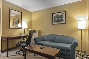 Jolly Roger Inn & Resort