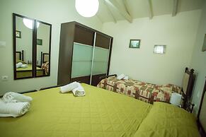 Acrocorinth Apartments