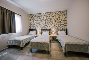 Acrocorinth Apartments