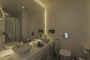 Tanoak Resort