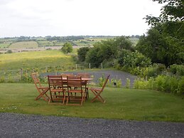 Beautiful 3-bed House in Knock
