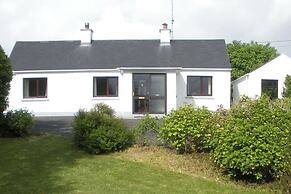 Beautiful 3-bed House in Knock