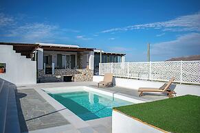 Holiday Sunset Villa Above the Beach