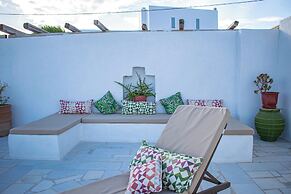 Holiday Sunset Villa Above the Beach