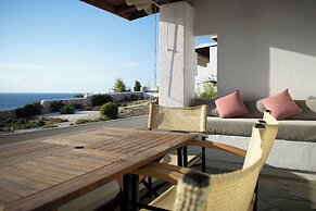 Holiday Sunset Villa Above the Beach
