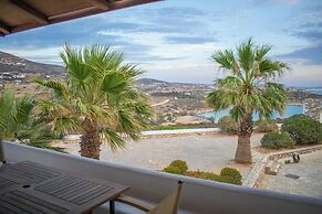 Holiday Sunset Villa Above the Beach
