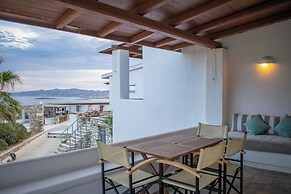 Holiday Sunset Villa Above the Beach