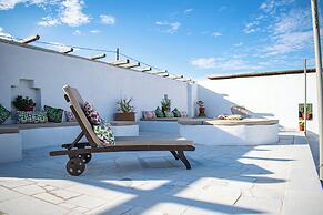 Holiday Sunset Villa Above the Beach