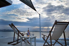 Holiday Sunset Villa Above the Beach