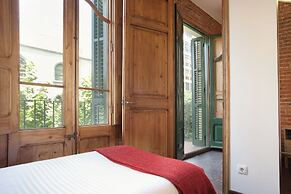 Comfortable Family Apartment With Balcony
