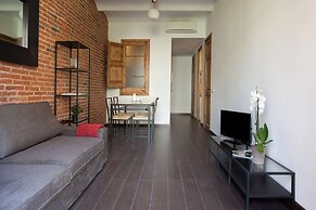 Comfortable Family Apartment With Balcony
