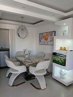 Luxurious Apartment 4to Level With Security Camera