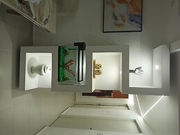 Luxurious Apartment 4to Level With Security Camera