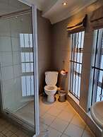 Savoy Lodge - Room