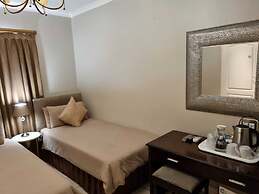 Savoy Lodge - Room