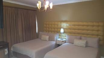 Savoy Lodge - Room