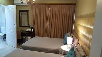Savoy Lodge - Room