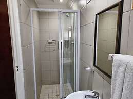 Savoy Lodge - Room
