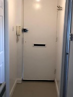 Small Modern Comfortable 2 Bedroom Apartment - Cmyr