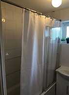 Small Modern Comfortable 2 Bedroom Apartment - Cmyr