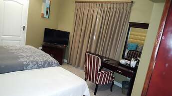 Savoy Lodge - Nice Budget Triple Room 2